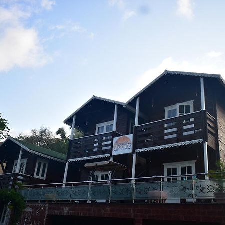 Coastal Bay Inn 阿里巴格 外观 照片