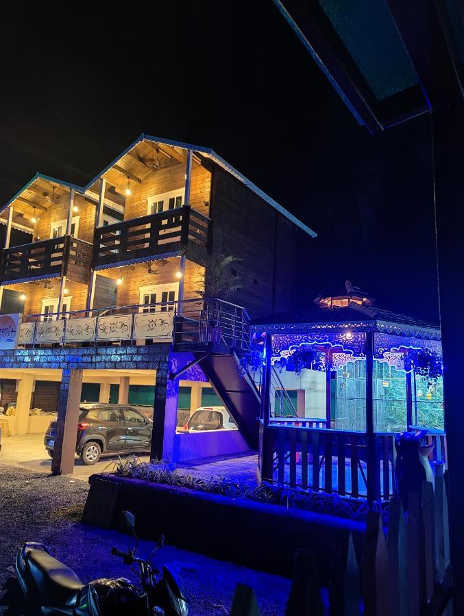 Coastal Bay Inn 阿里巴格 外观 照片