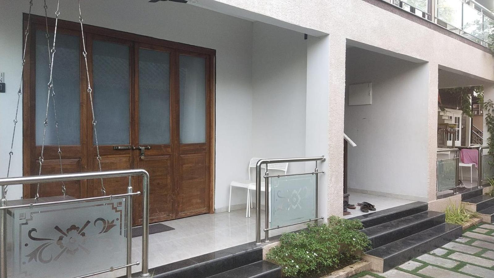 Coastal Bay Inn 阿里巴格 外观 照片
