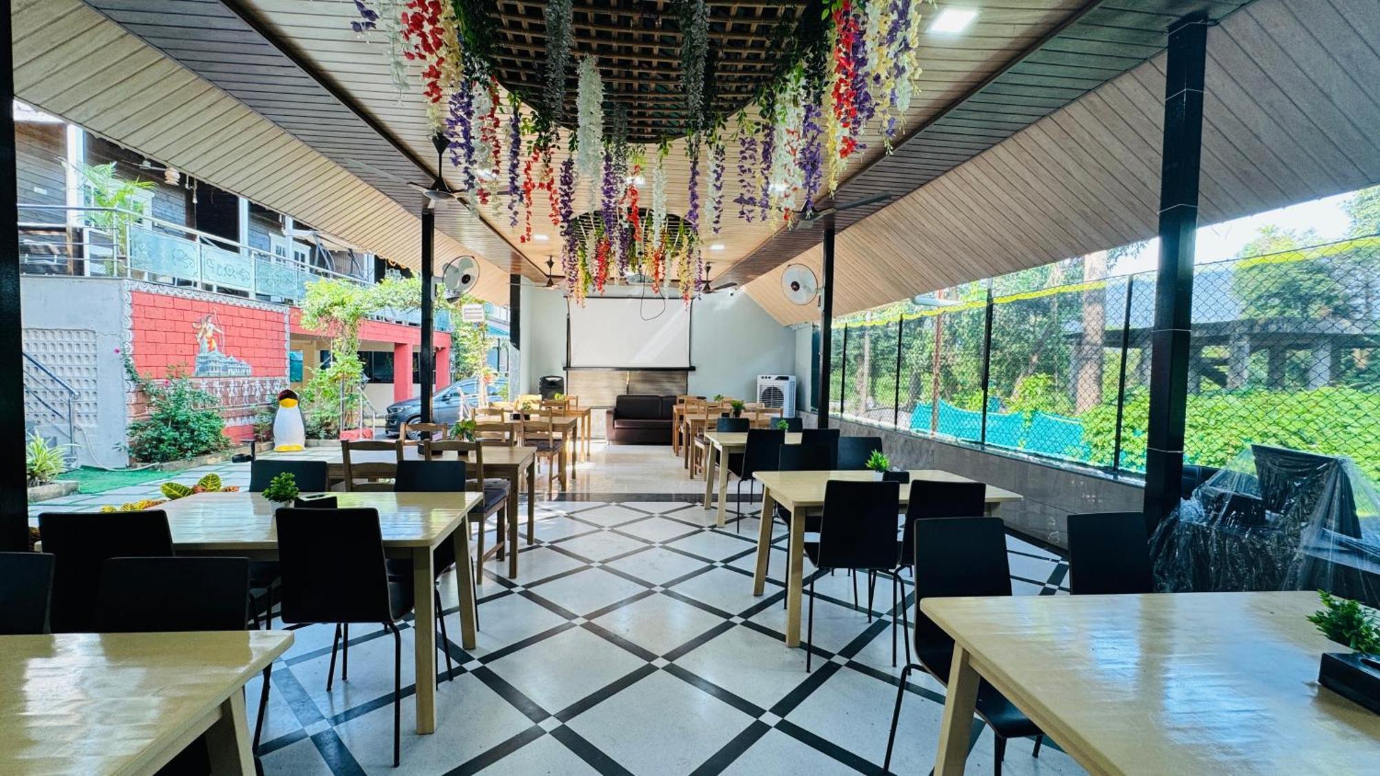 Coastal Bay Inn 阿里巴格 外观 照片