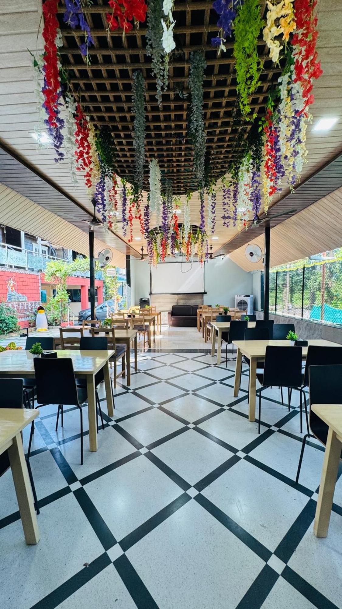 Coastal Bay Inn 阿里巴格 外观 照片